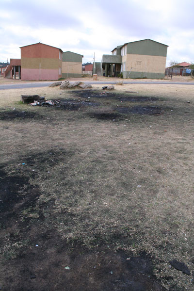 burnt grass at the top of tsutsumane